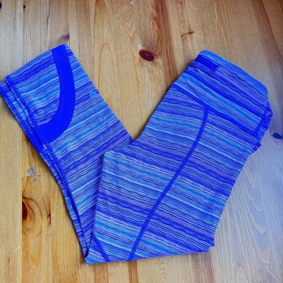 Lululemon capris - Picture 1 of 14
